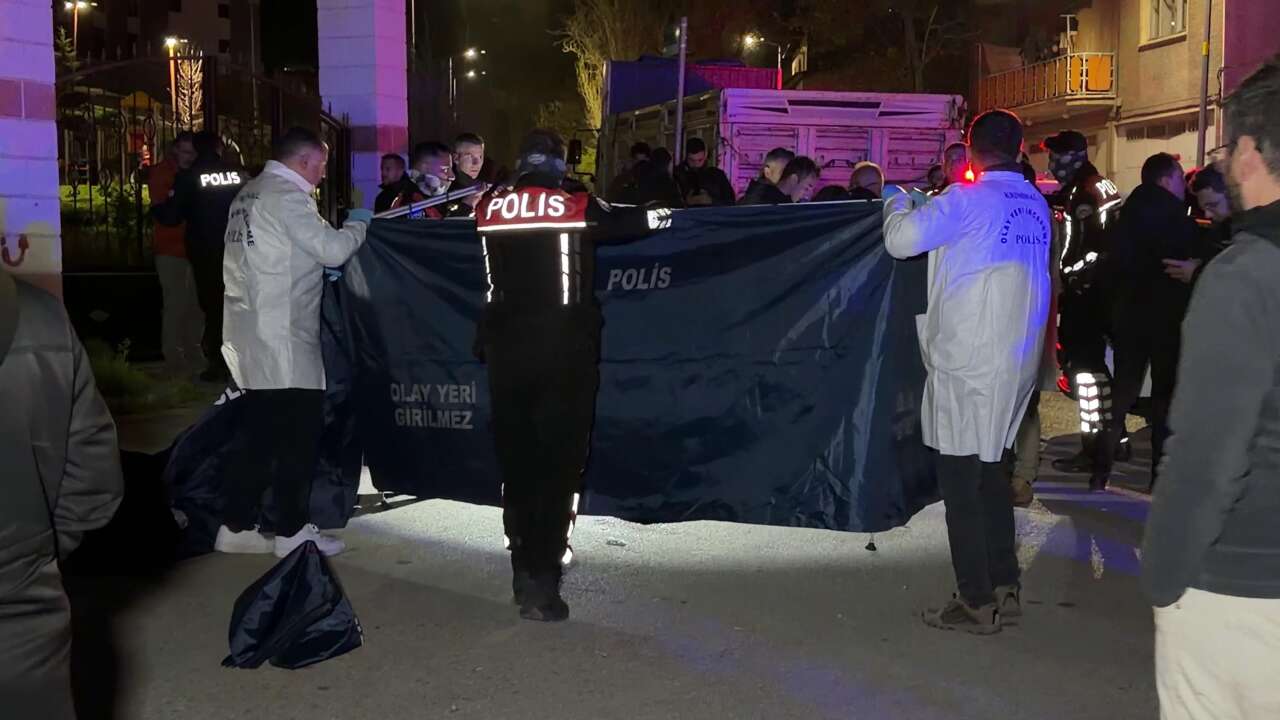 2 çocuk babası adam, cami önünde başından vurulmuş halde ölü bulundu 11